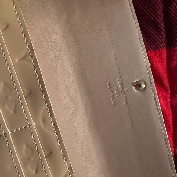 Louis Vuitton Vernis Sarah Wallet - Picture 5 of 14